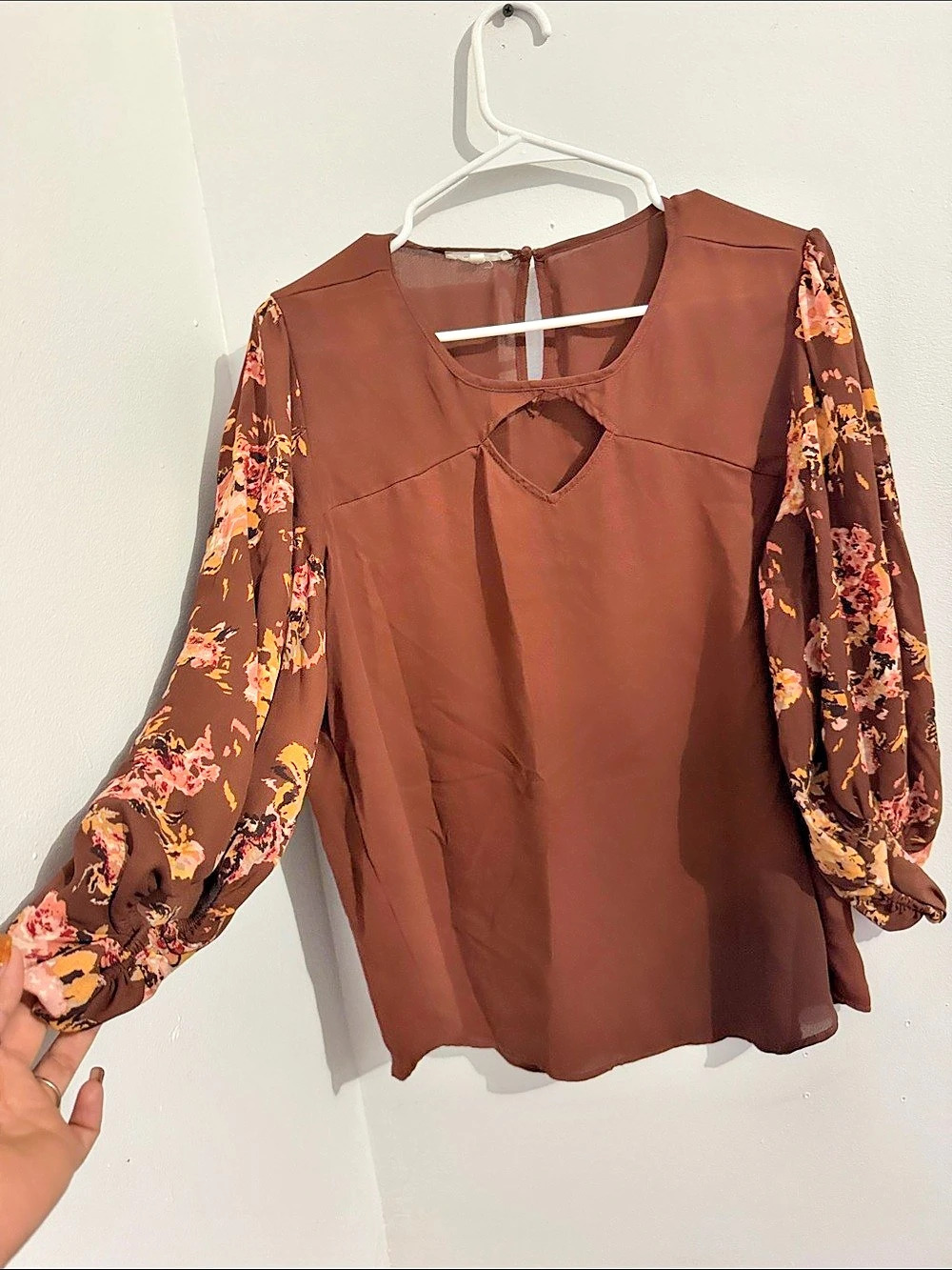 Maurices Floral Keyhole Blouse in Brown & Pink Size large Like New
